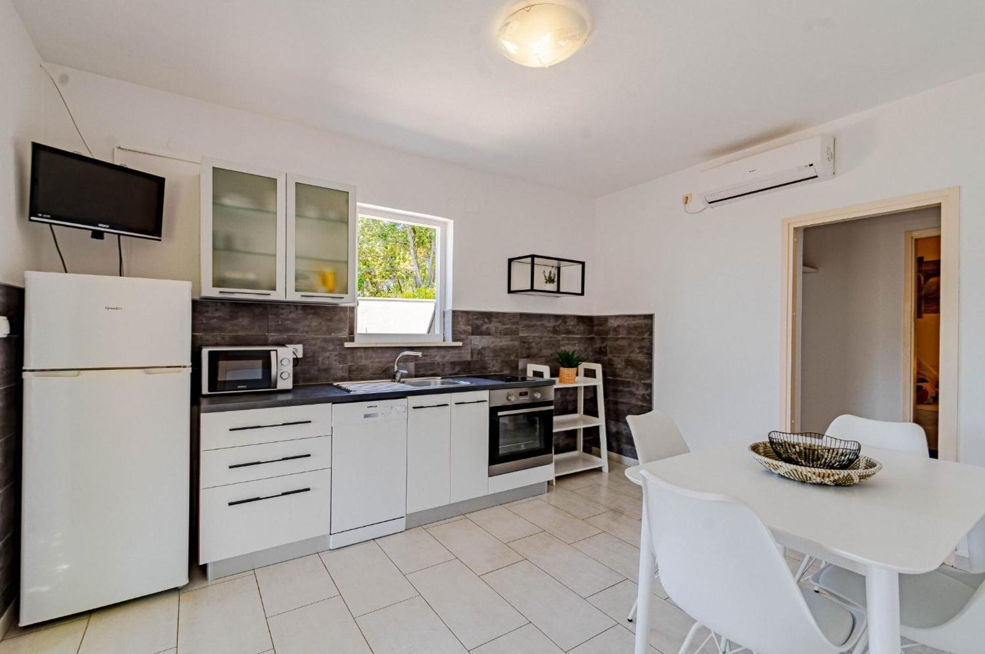 Seaside Apartments With A Swimming Pool Tri Zala, Korcula - 558 Zrnovo المظهر الخارجي الصورة